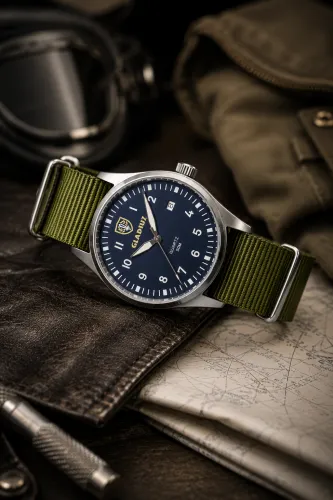 Gladiuz Pilot's Watch: luminescent hands and dial, battery life 4 years, case thickness 9mm, strap width 20mm