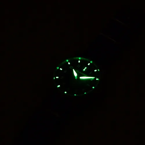 Gladiuz Pilot's Watch: stainless steel case and dial, magnetic resistance 18.8 Oe, case thickness 9mm, strap length 24cm