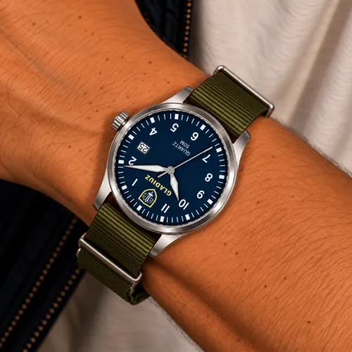 Gladiuz Pilot's Watch: stainless steel case and dial, shock resistance NIHS 91-10, case thickness 9mm, strap length 24cm
