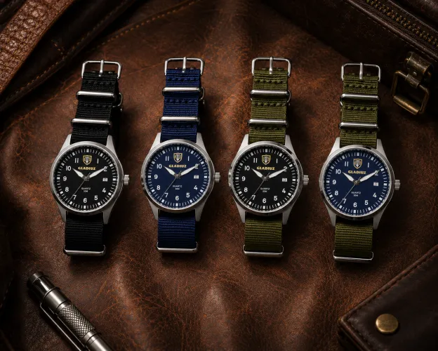 Gladiuz Pilot's Watch: luminescent hands and dial, accuracy ±15s per month, case thickness 9mm, strap length 24cm